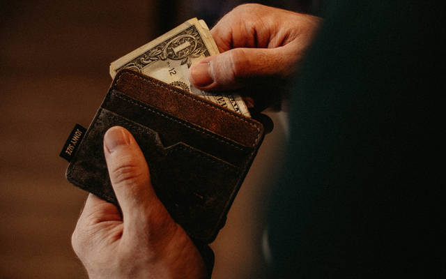 Holiday Spending Habits