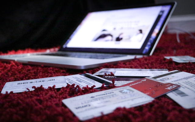 4 Tips to Keep Yourself Debt-Free This New Year